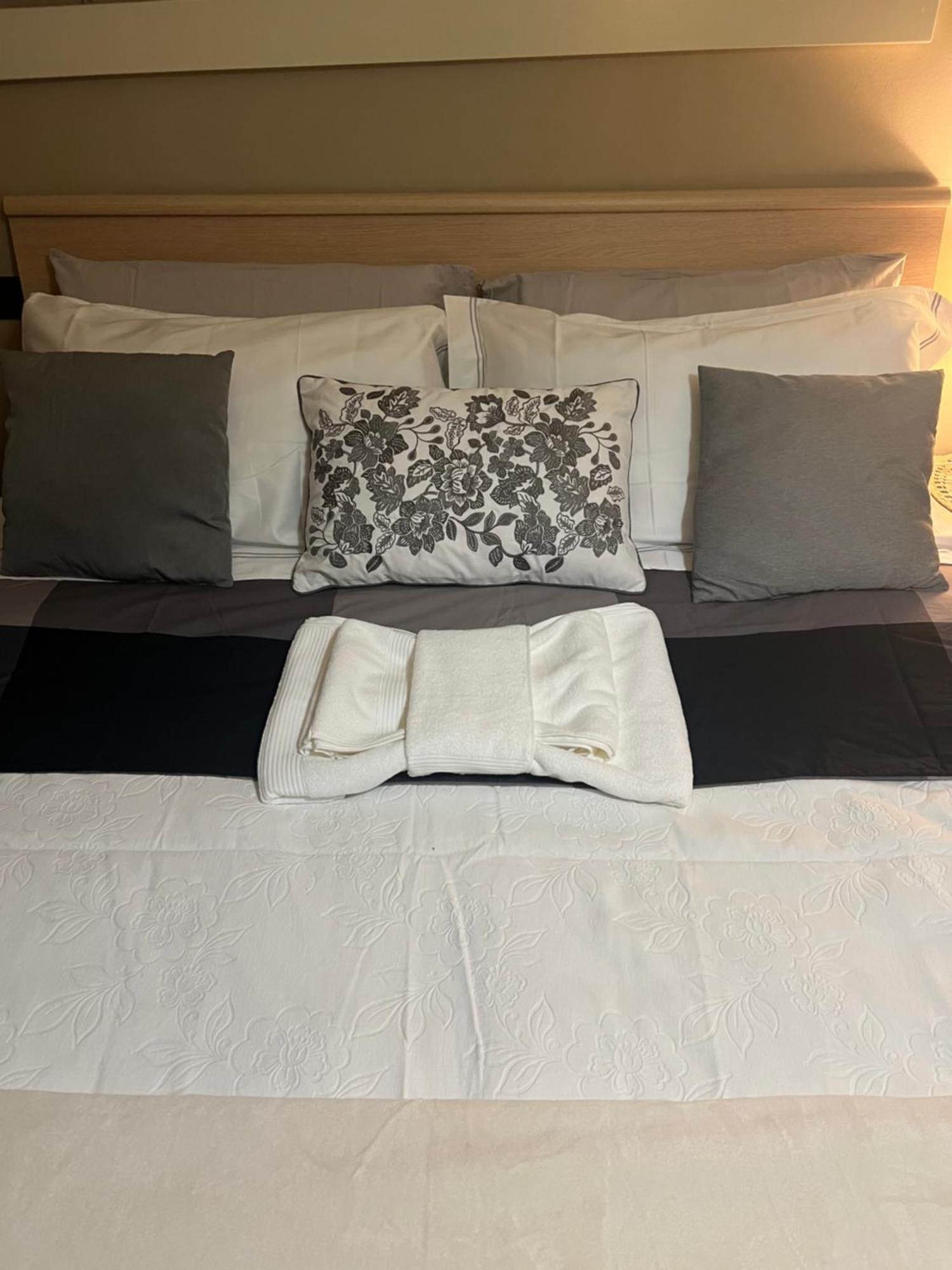 Charme & Relax - Fiera Di Roma - Fiumicino Airport Apartment Ponte Galeria Ngoại thất bức ảnh